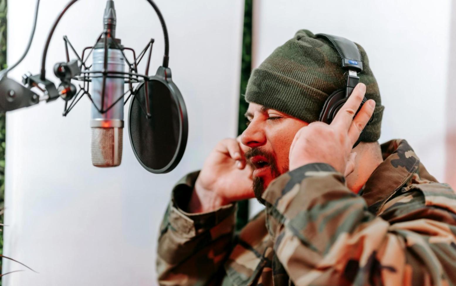 Студенти працюють над аналізом сучасних медіа матеріалів